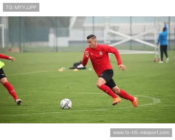 AC米兰青训赛：关注小将传球判断与冲刺速度的成长