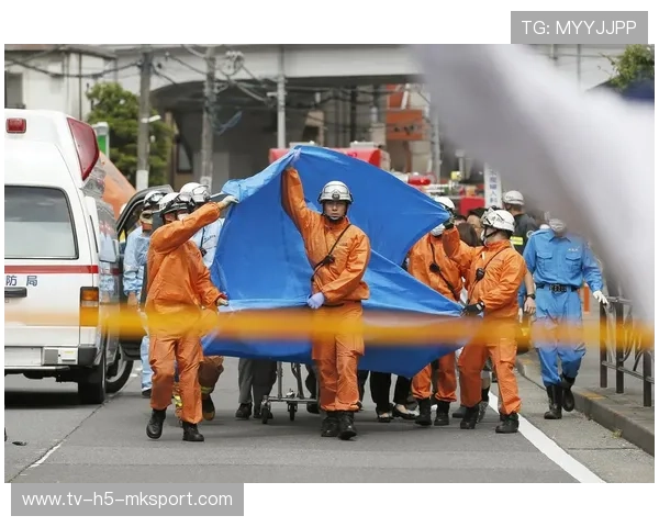 尼斯防线收缩，整体站位更紧凑，尼斯发生持刀袭击