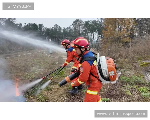 资深森林防火指挥官的判断:他是如何通过风向预测及时隔离火场蔓延的 资深森林防火指挥官的判断:他是如何通过风向预测及时隔离火场蔓延的